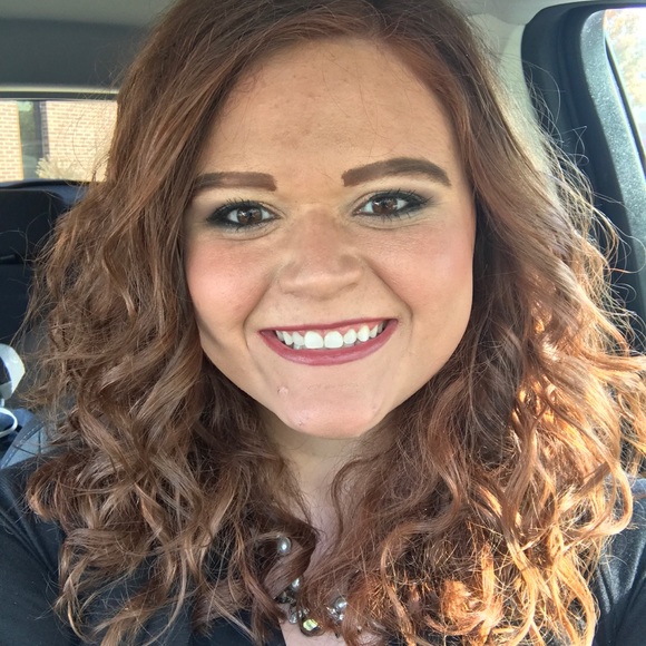 Meet your Posher, Brooke - Picture 1 of 1